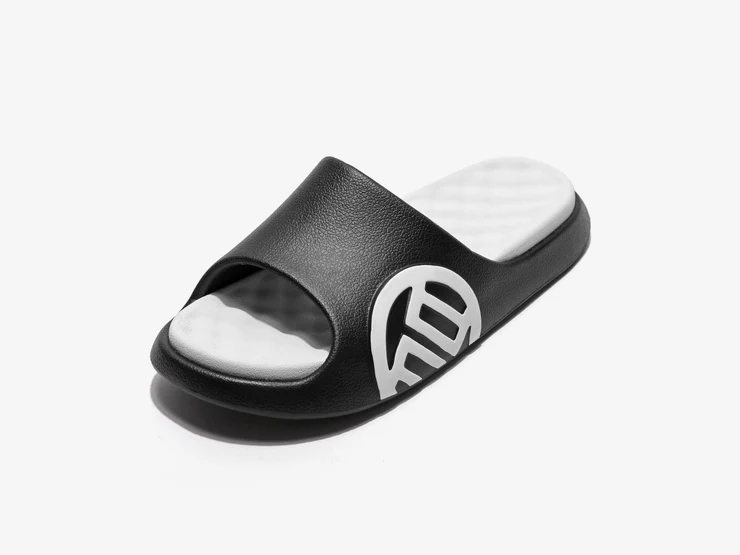 LUXIAOJUN | ‘QI’ Slides – Night Glide Edition