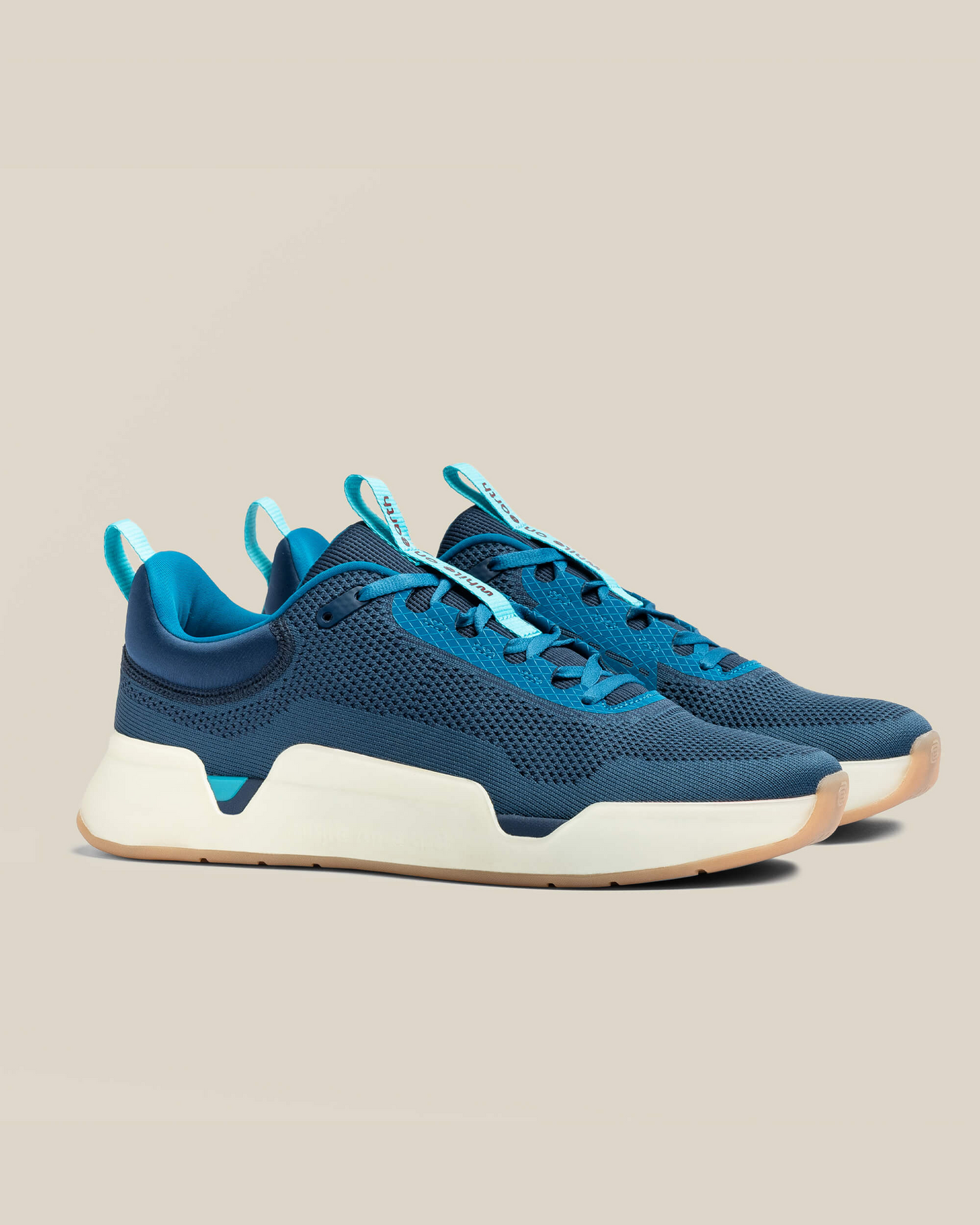 WHILE ON EARTH | Move Trainer Seaport/Oat