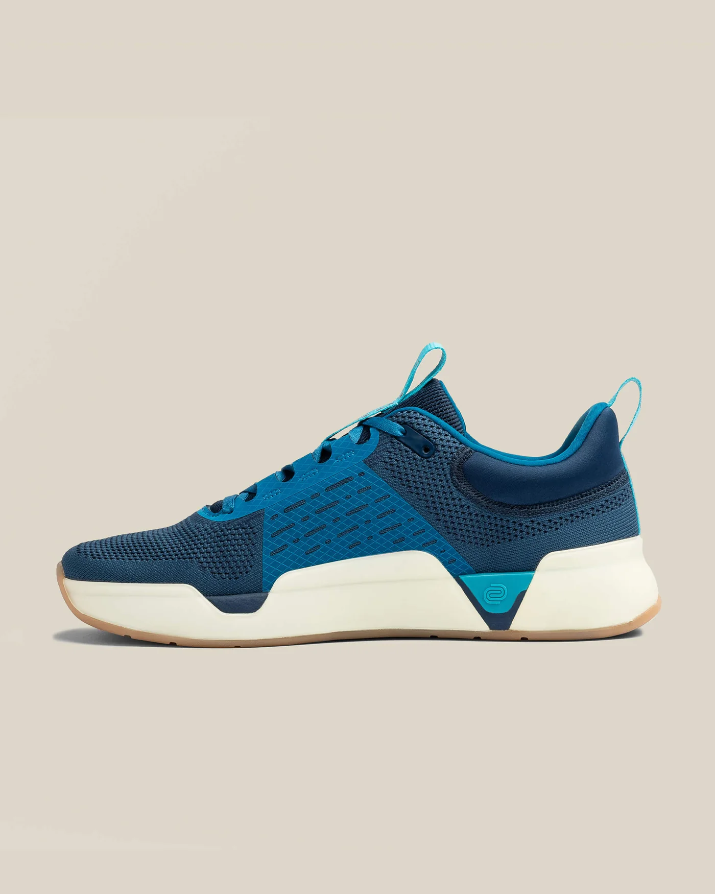 WHILE ON EARTH | Move Trainer Seaport/Oat