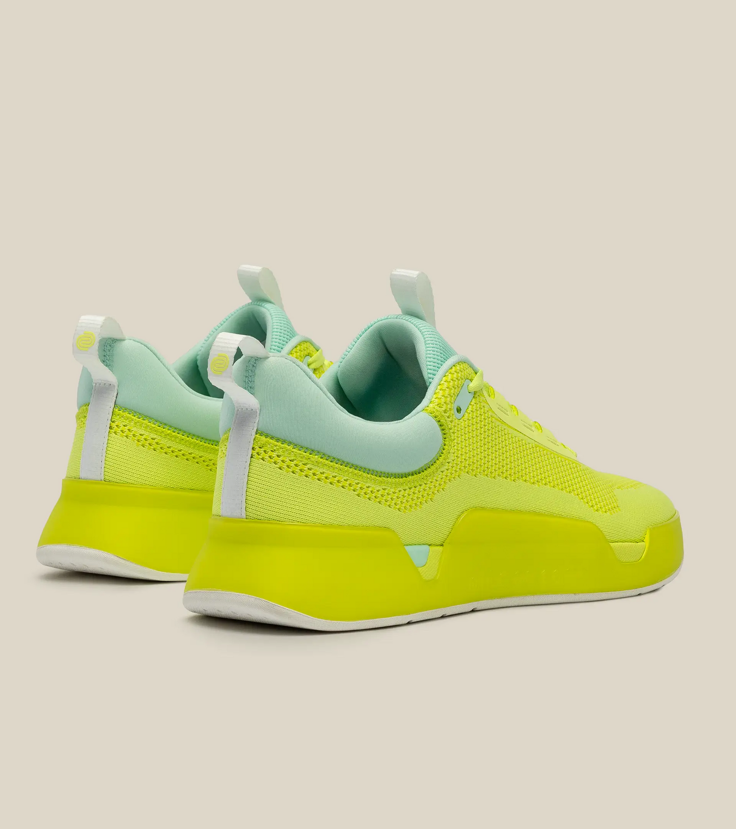 WHILE ON EARTH | Move Trainer Citrus/Sun