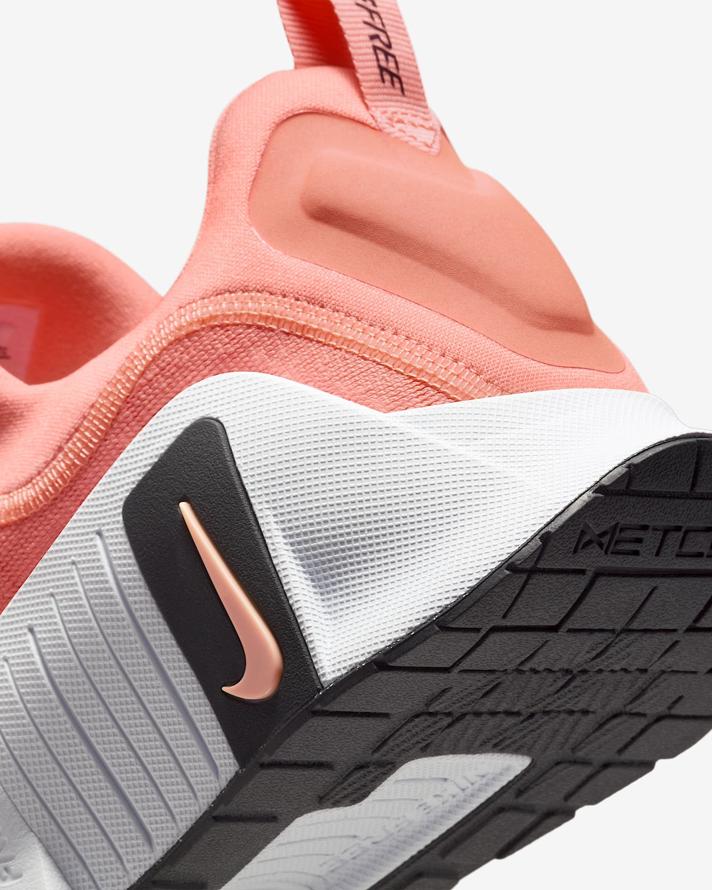 NIKE | Free Metcon 6 Apricot Agate
