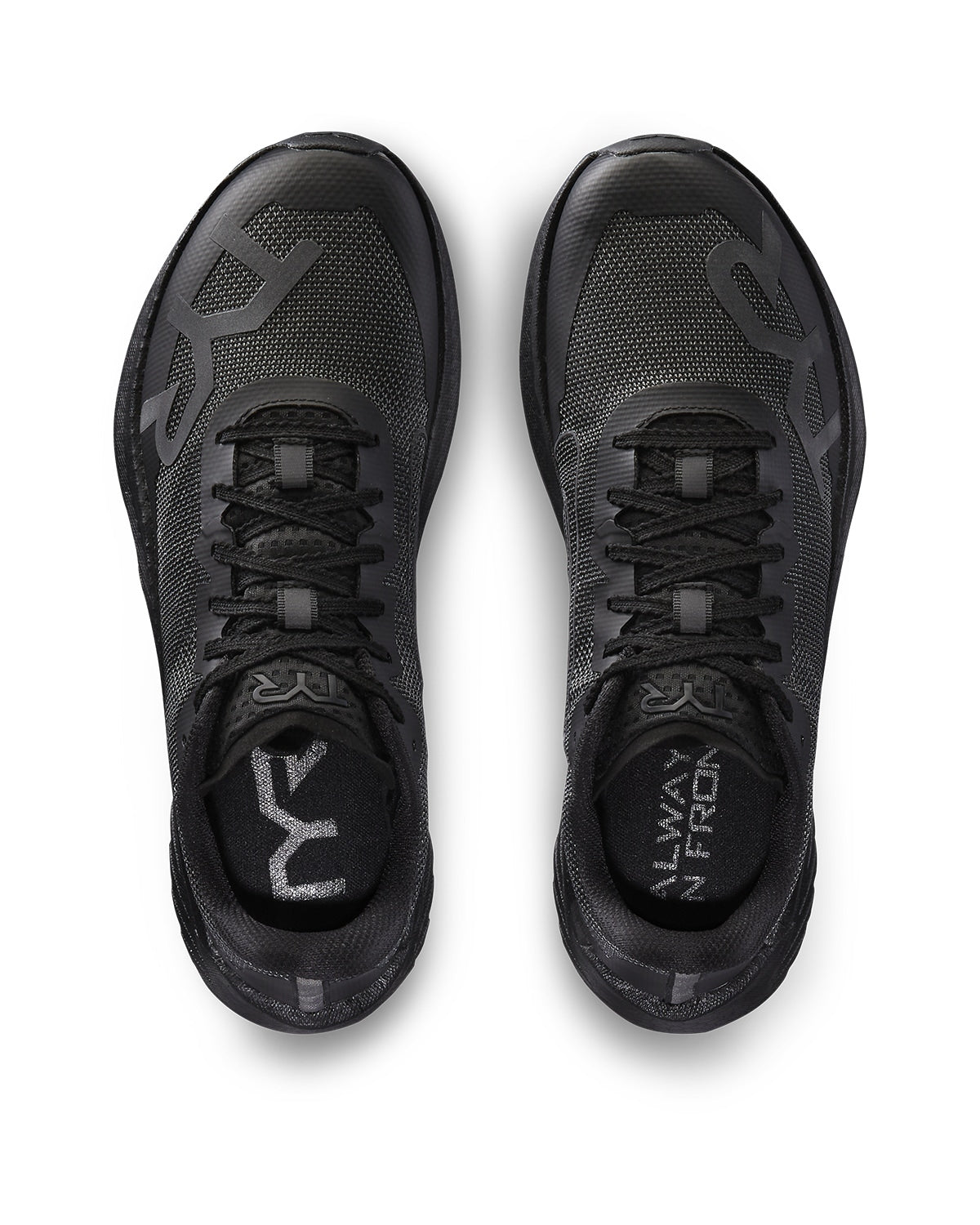TYR | Valkyrie Elite Carbon Runner Black.