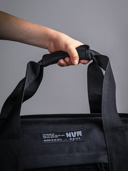 NVR SURRENDER | Commander Duffel Bag Dark Black