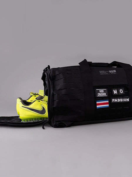 NVR SURRENDER | Commander Duffel Bag Dark Black