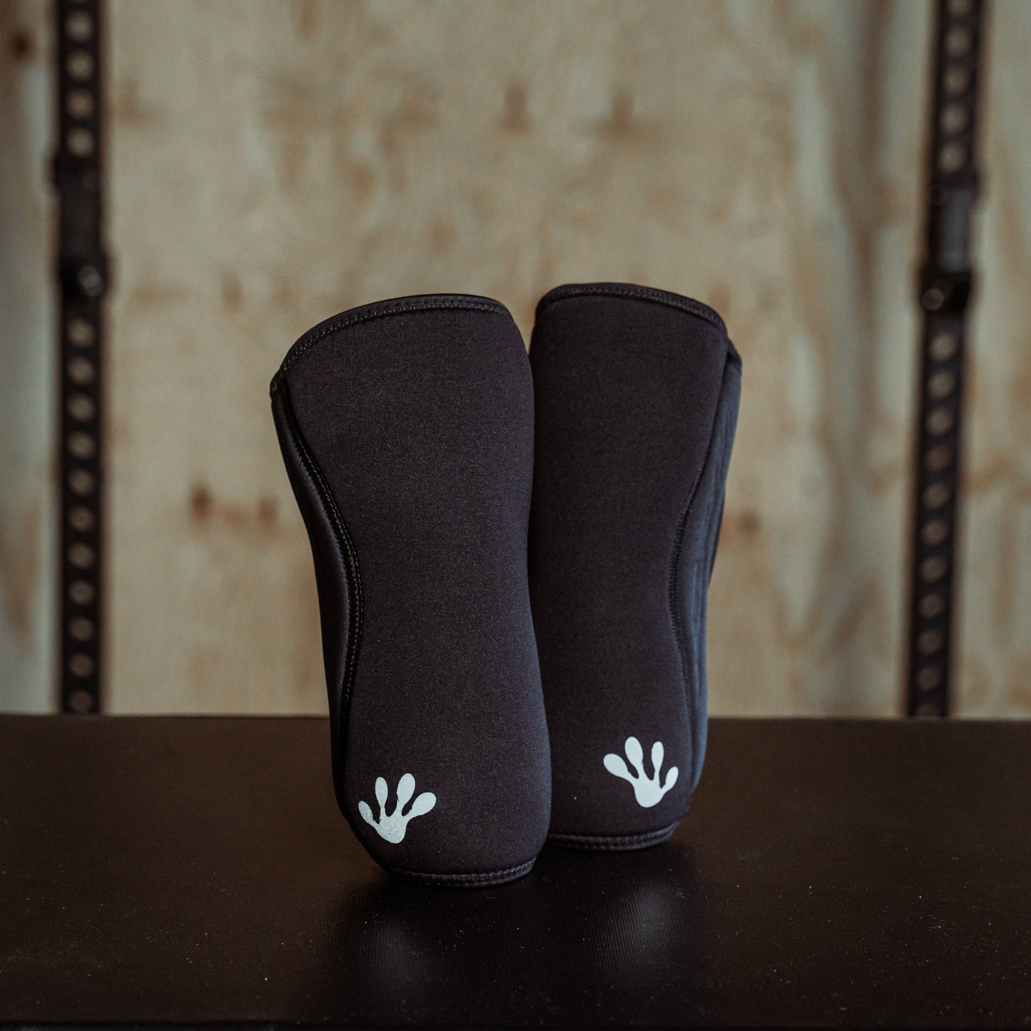 FROG GRIPS | Rodilleras Reversibles Black/White