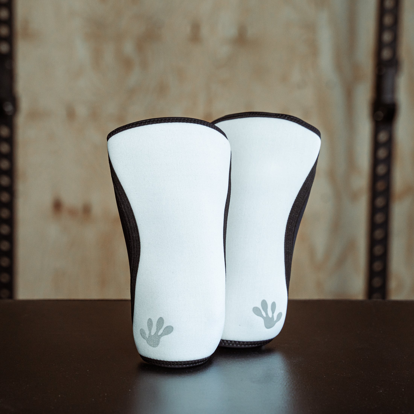 FROG GRIPS | Rodilleras Reversibles Black/White