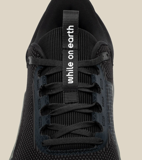 WHILE ON EARTH | Move Trainer Black/Moon
