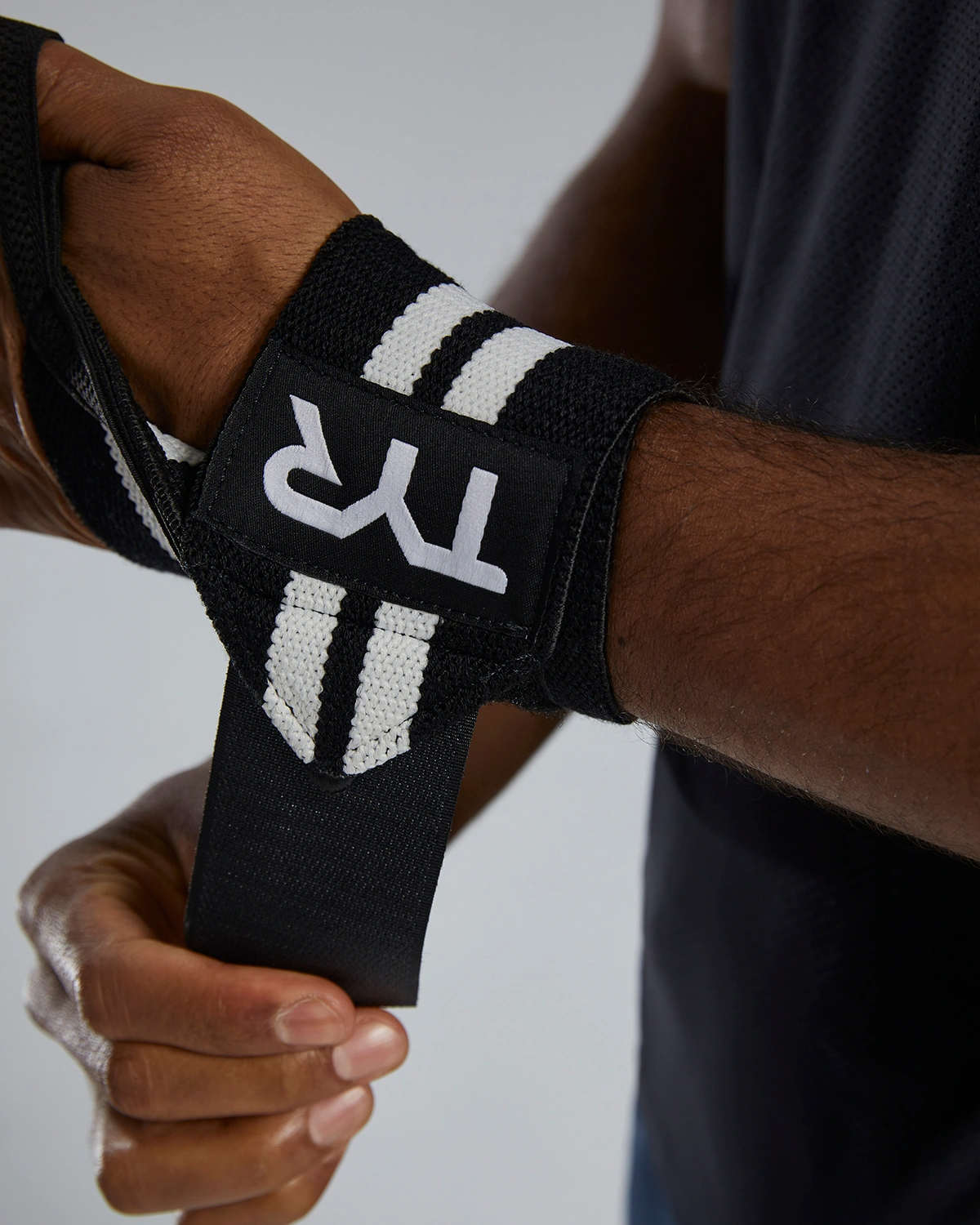 TYR | Muñequeras de Velcro Black/White