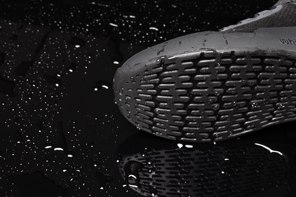 WHILE ON EARTH | Move Trainer Black HydroKnit