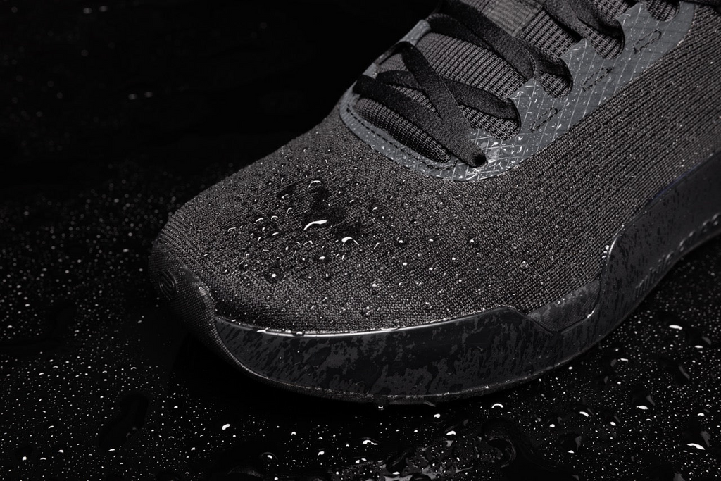 WHILE ON EARTH | Move Trainer Black HydroKnit