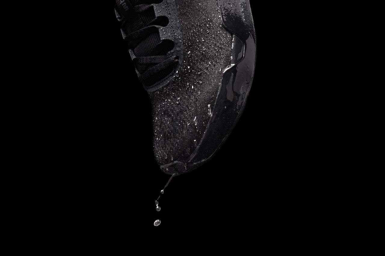 WHILE ON EARTH | Move Trainer Black HydroKnit