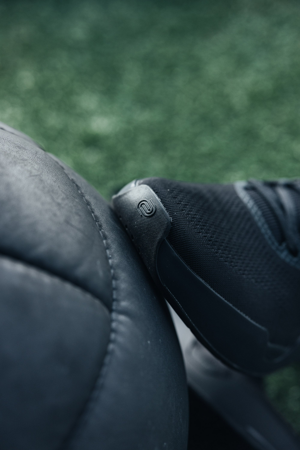 WHILE ON EARTH | Move Trainer Black HydroKnit