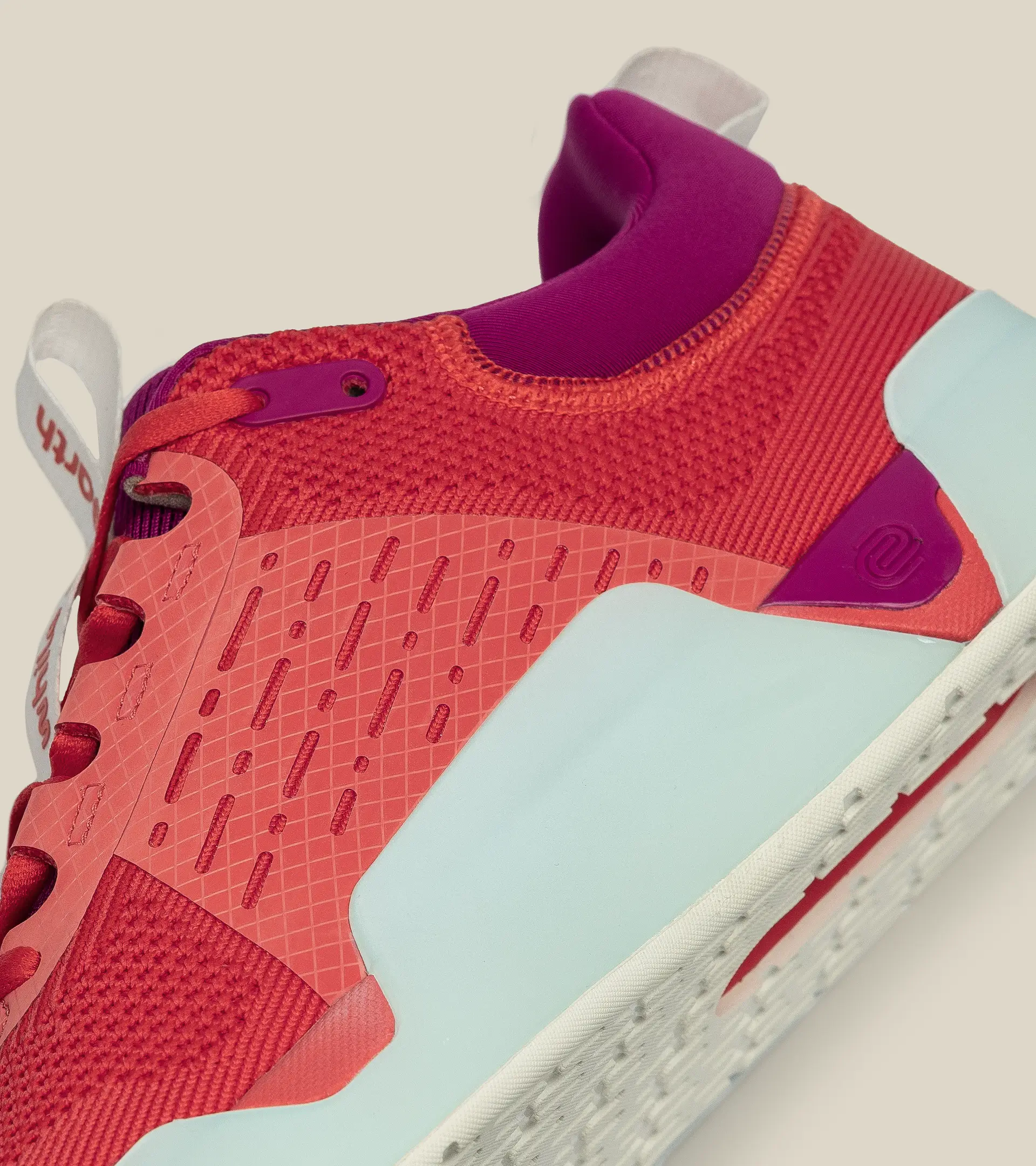 WHILE ON EARTH | Move Trainer Sorbet/Salt