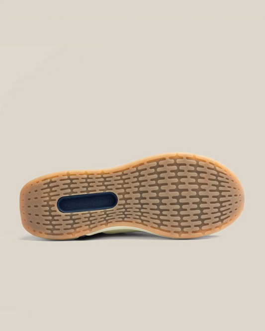 WHILE ON EARTH | Move Trainer Seaport/Oat
