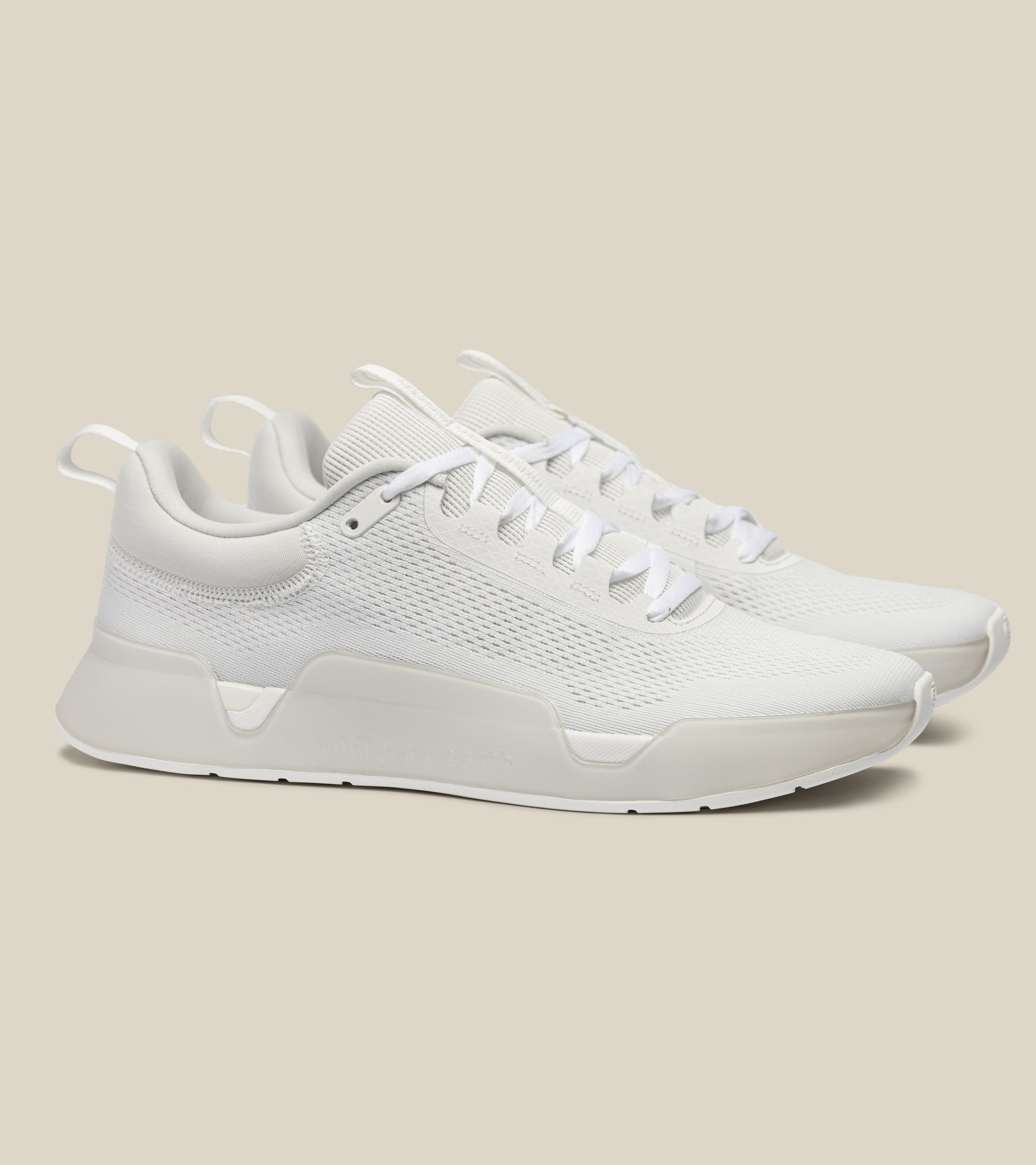 WHILE ON EARTH | Move Trainer White HydroKnit