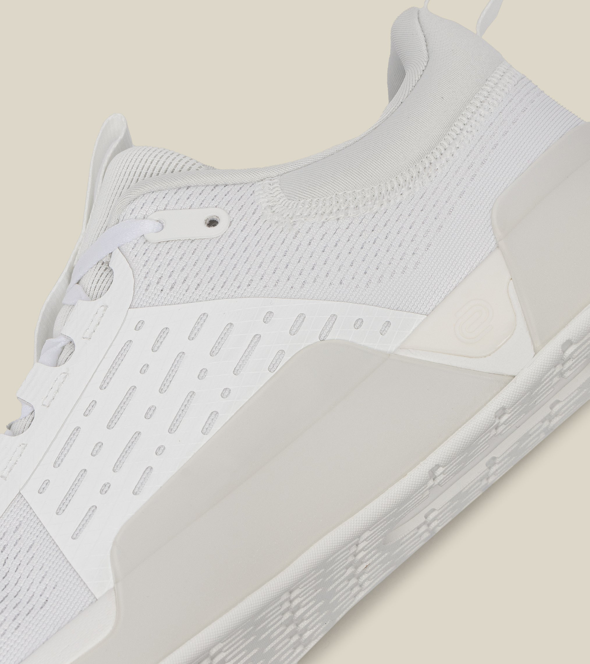 WHILE ON EARTH | Move Trainer White HydroKnit