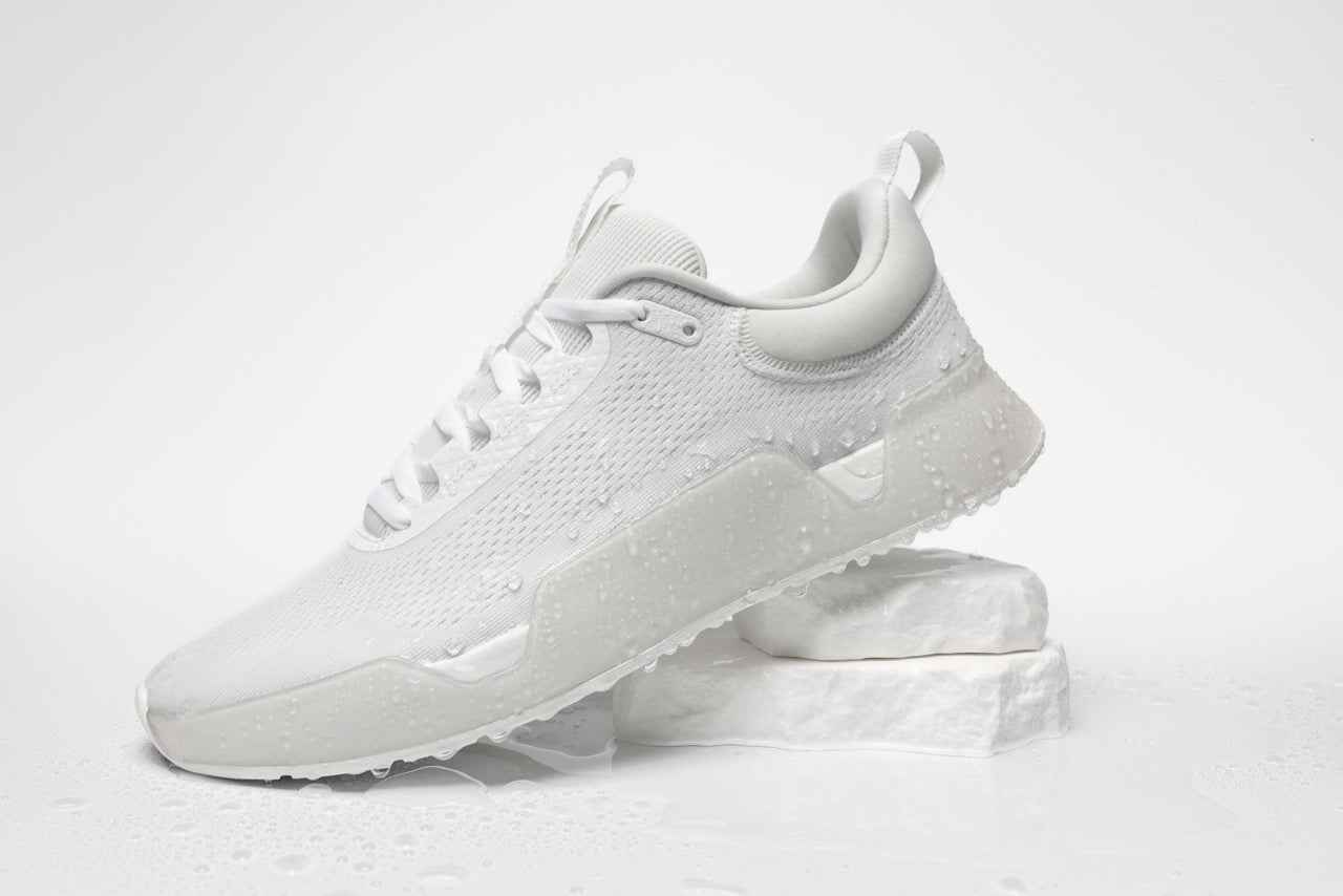 WHILE ON EARTH | Move Trainer White HydroKnit