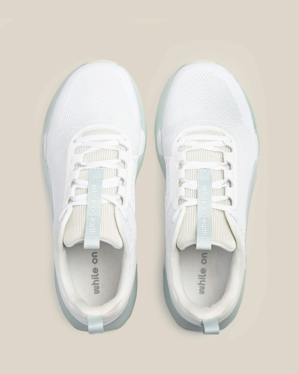 WHILE ON EARTH | Move Trainer White/Mist