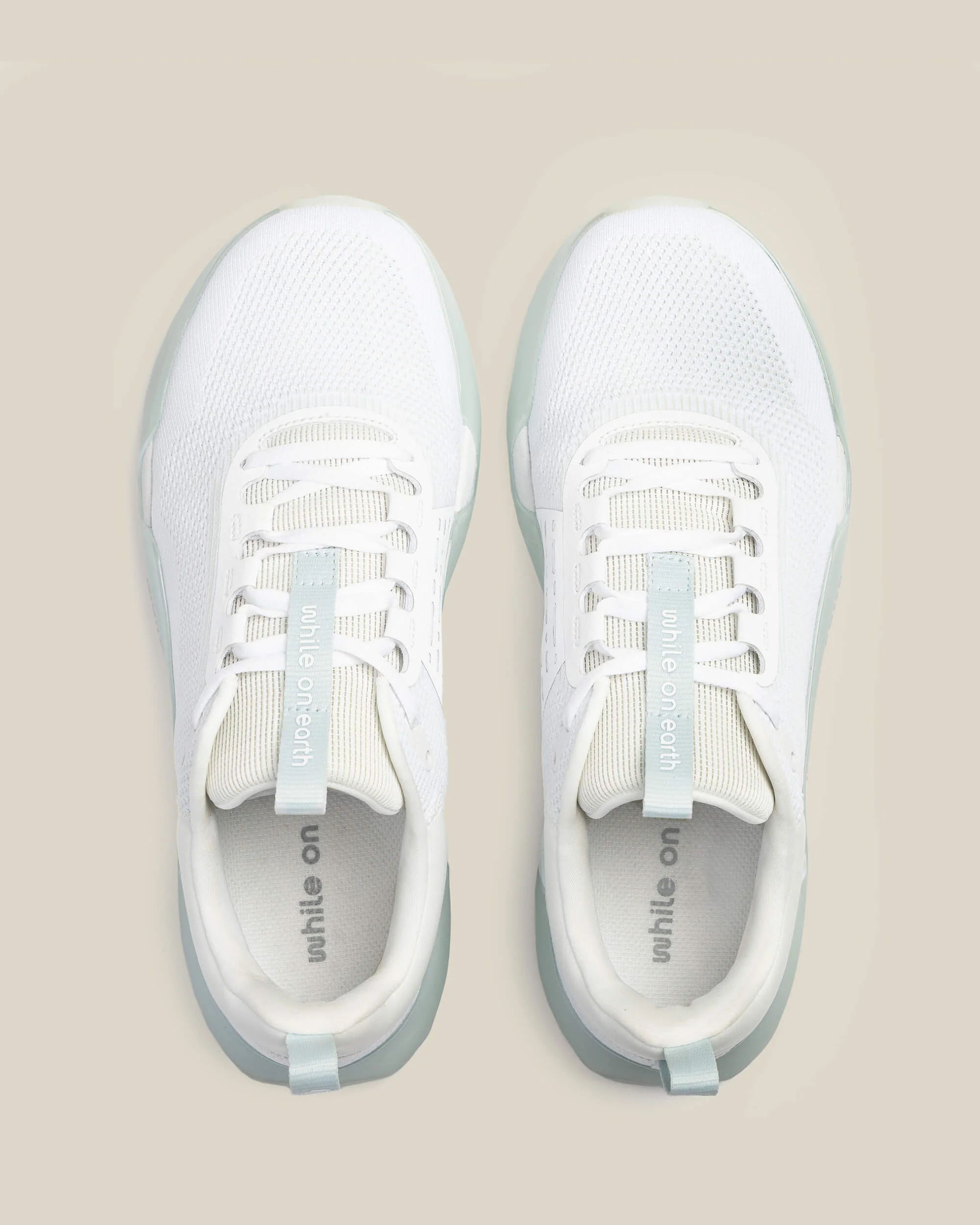 WHILE ON EARTH | Move Trainer White/Mist