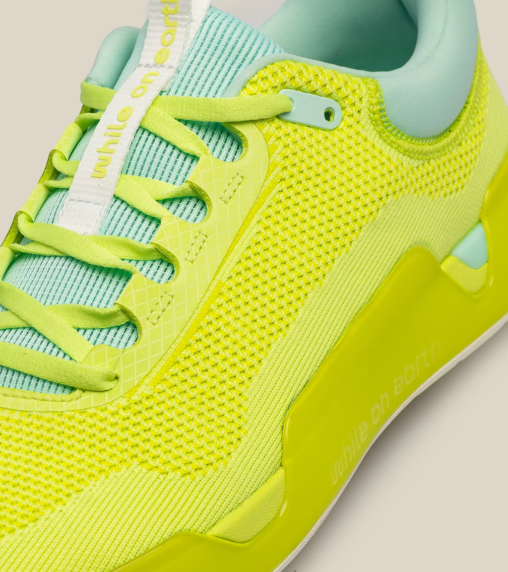 WHILE ON EARTH | Move Trainer Citrus/Sun