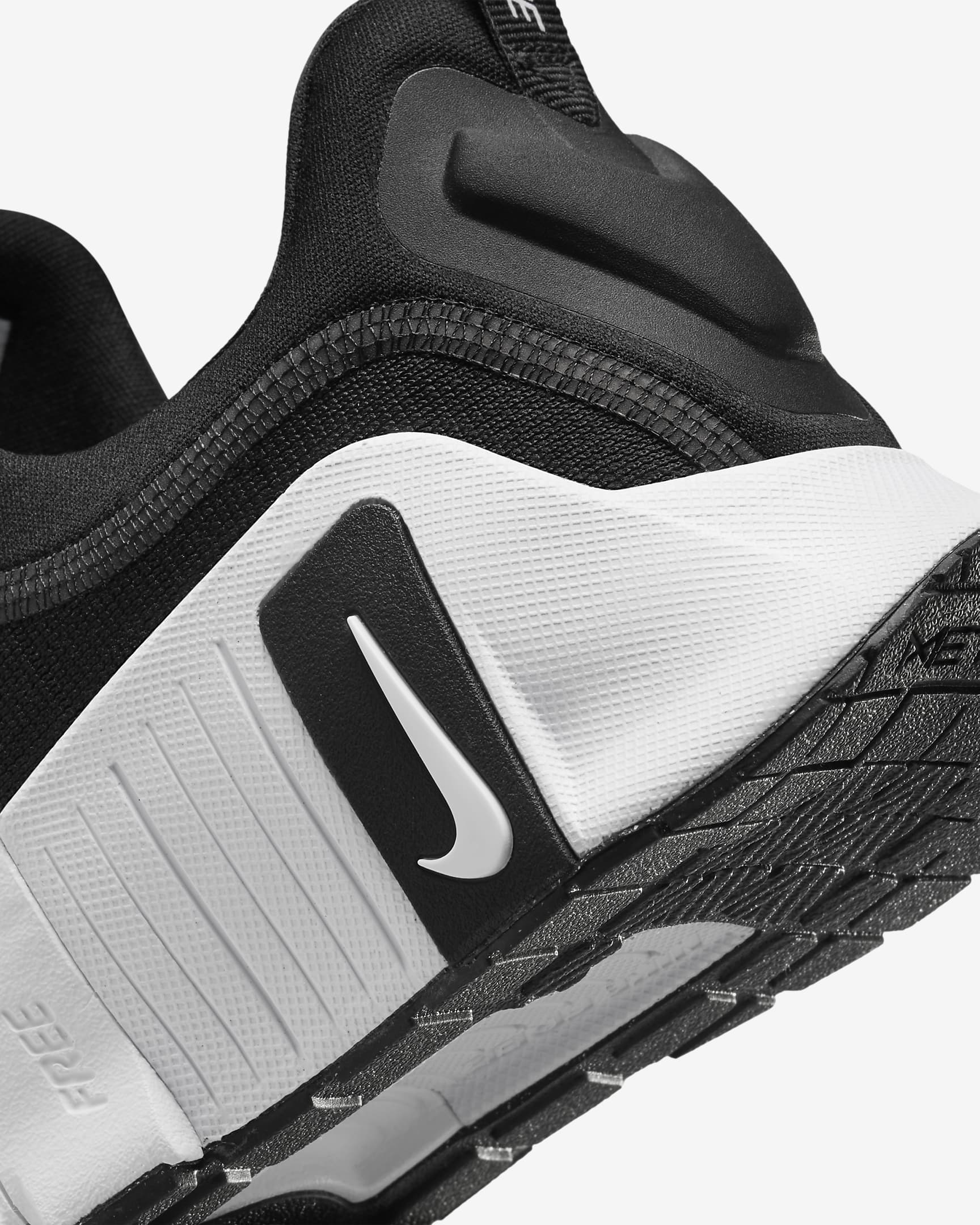 NIKE | Free Metcon 6 Black/White DE DAMA