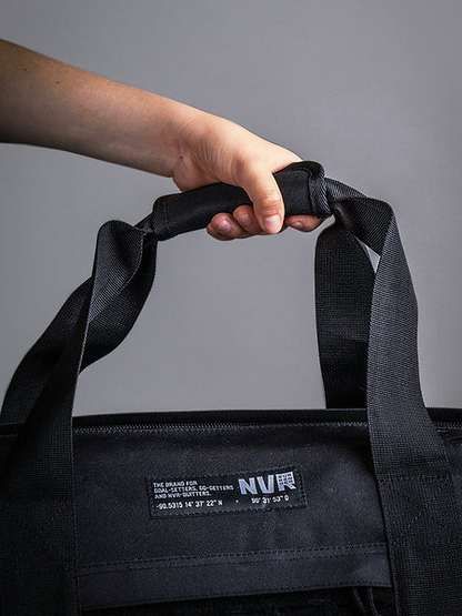 NVR SURRENDER | Commander Duffel Bag Dark Black