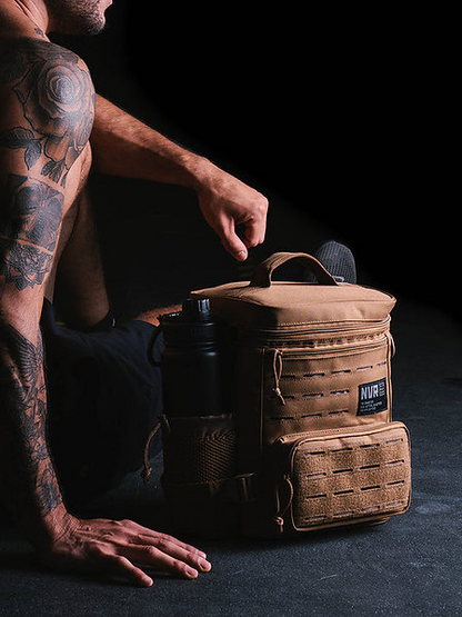 NVR SURRENDER | Commander Lunch Bag Desert Beige