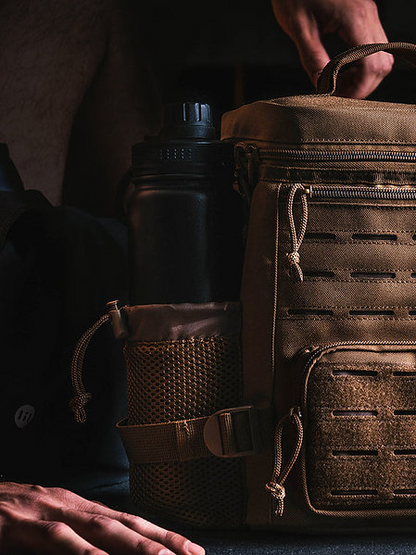 NVR SURRENDER | Commander Lunch Bag Desert Beige