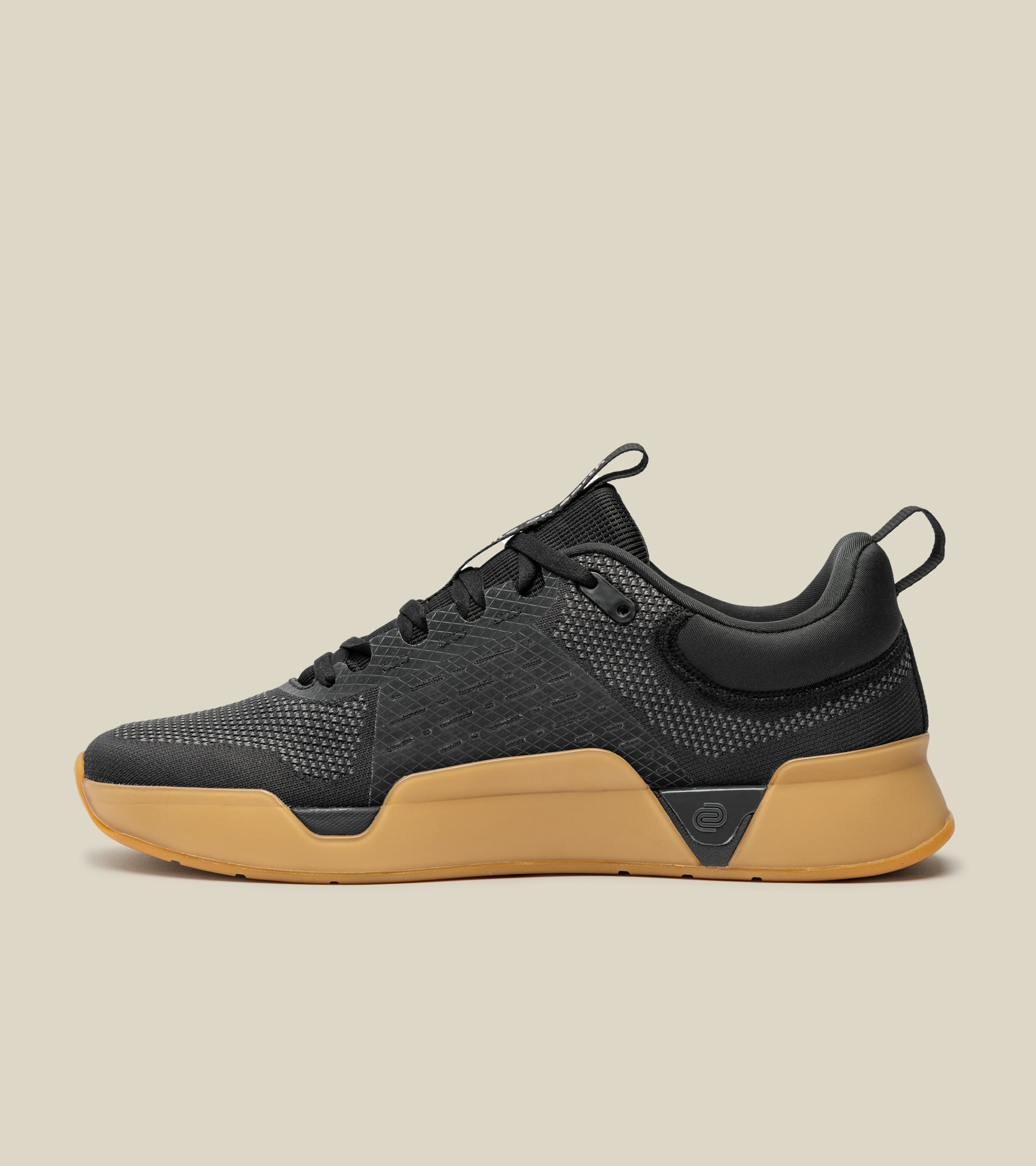 WHILE ON EARTH | Move Trainer Black/Gum