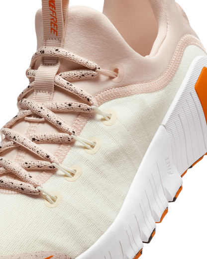 NIKE | Free Metcon 6 Soft Pearl/Pearl White/Black DE DAMA