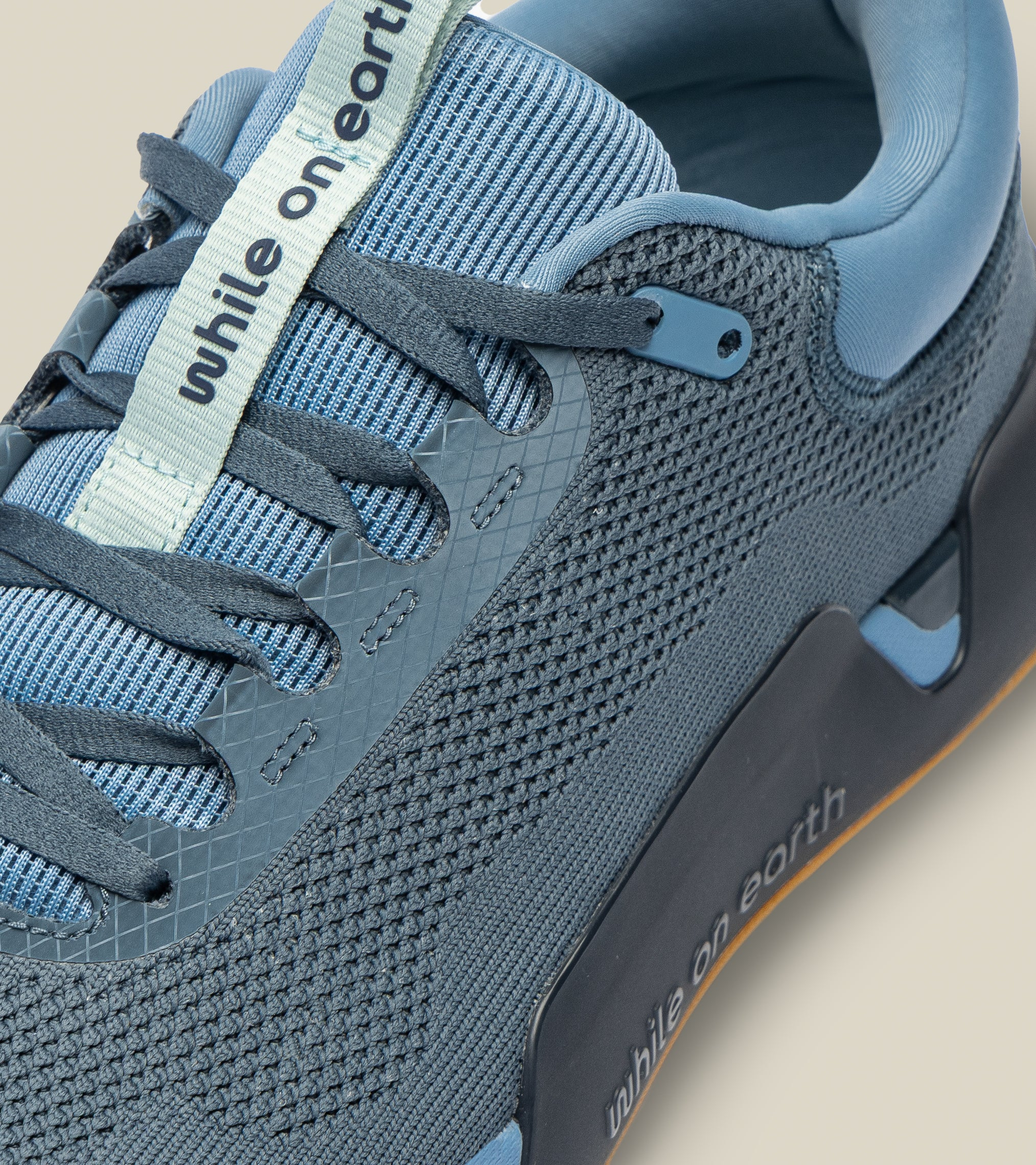 WHILE ON EARTH | Move Trainer Swell/Midnight