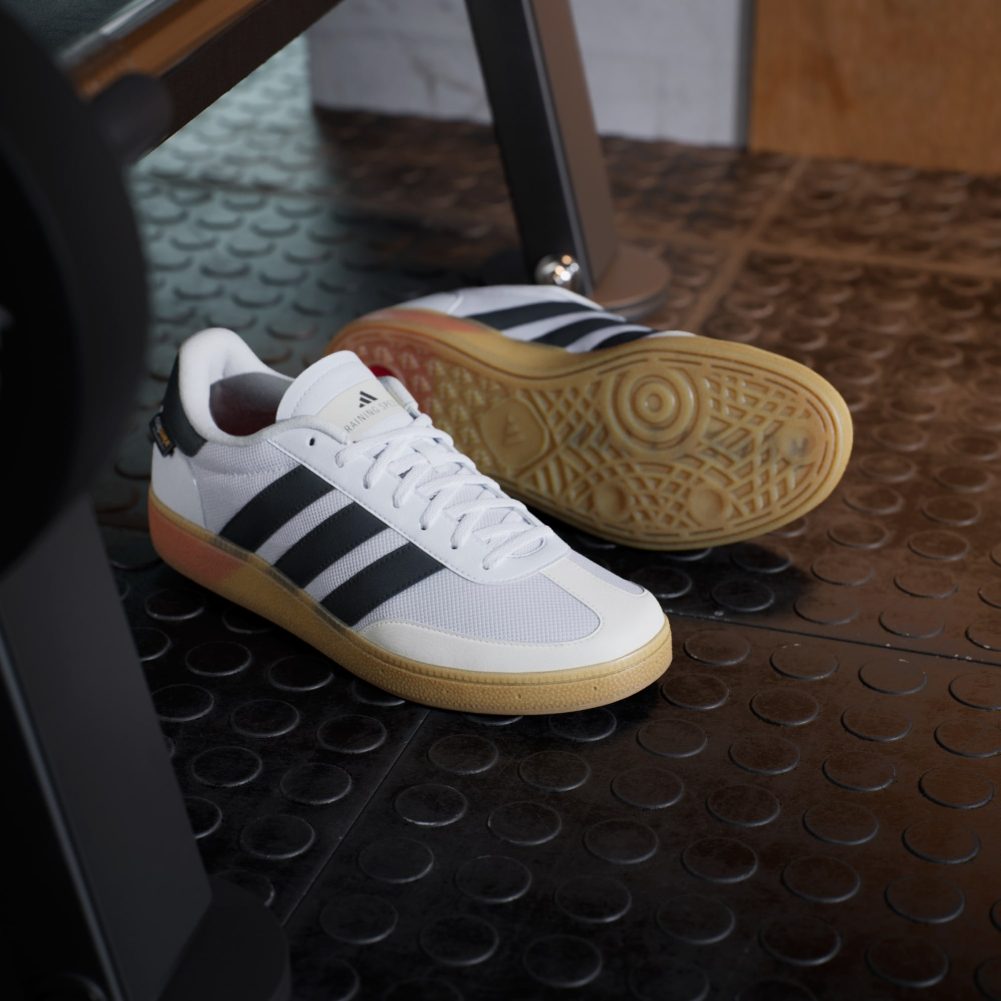 ADIDAS | Training Spezial Cloud White/Core Black/Lucid Red
