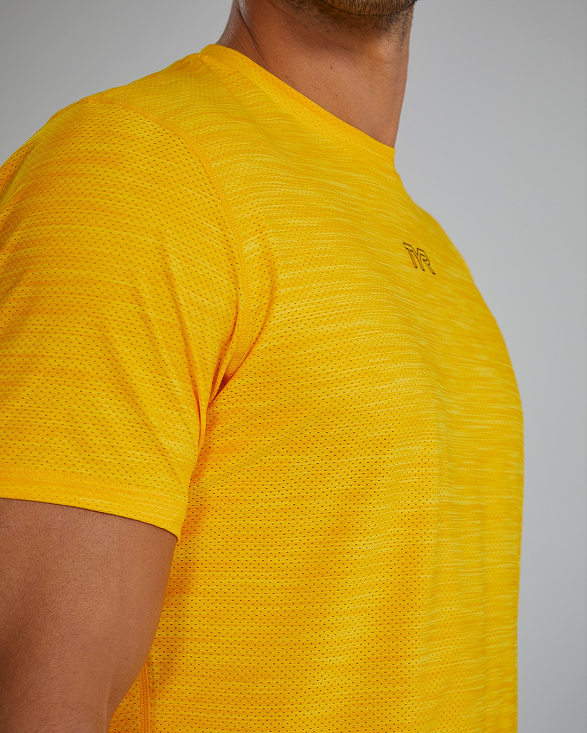 TYR | Playera Airtec Gold