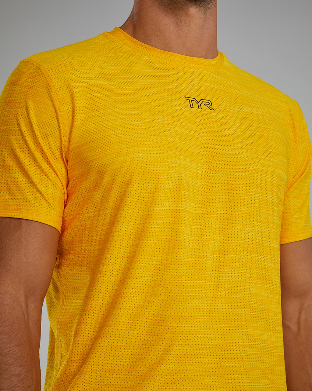 TYR | Playera Airtec Gold