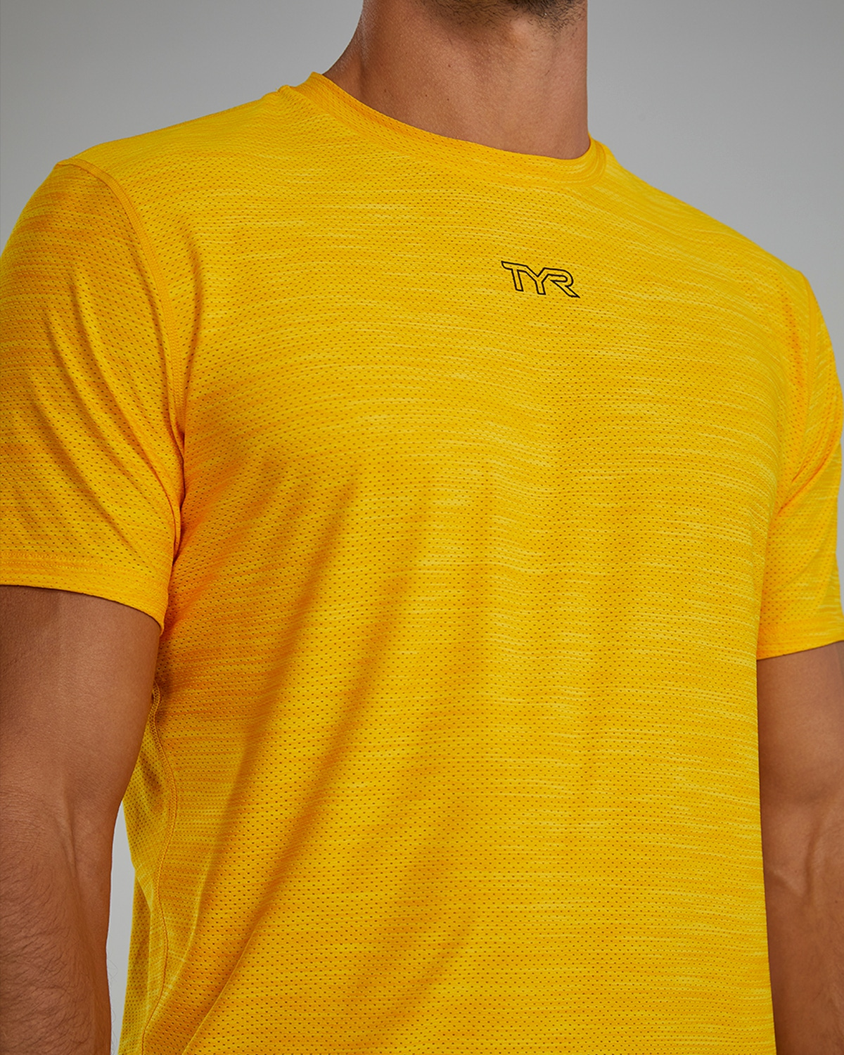 TYR | Playera Airtec Gold