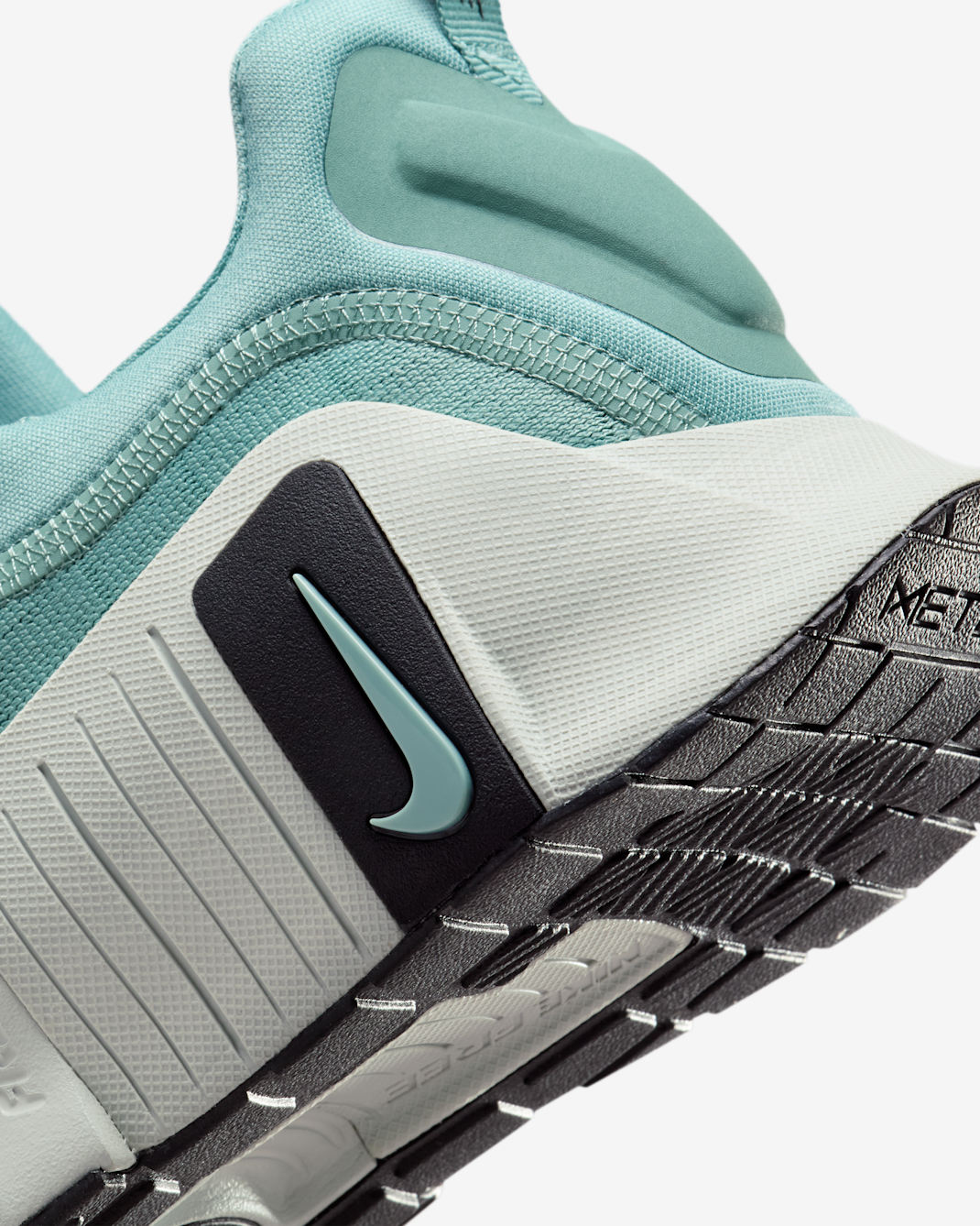 NIKE | Free Metcon 6 Cannon/Light Silver/Black