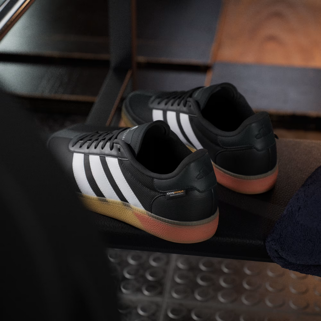 ADIDAS | Training Spezial Core Black/Chalk White/Lucid Red