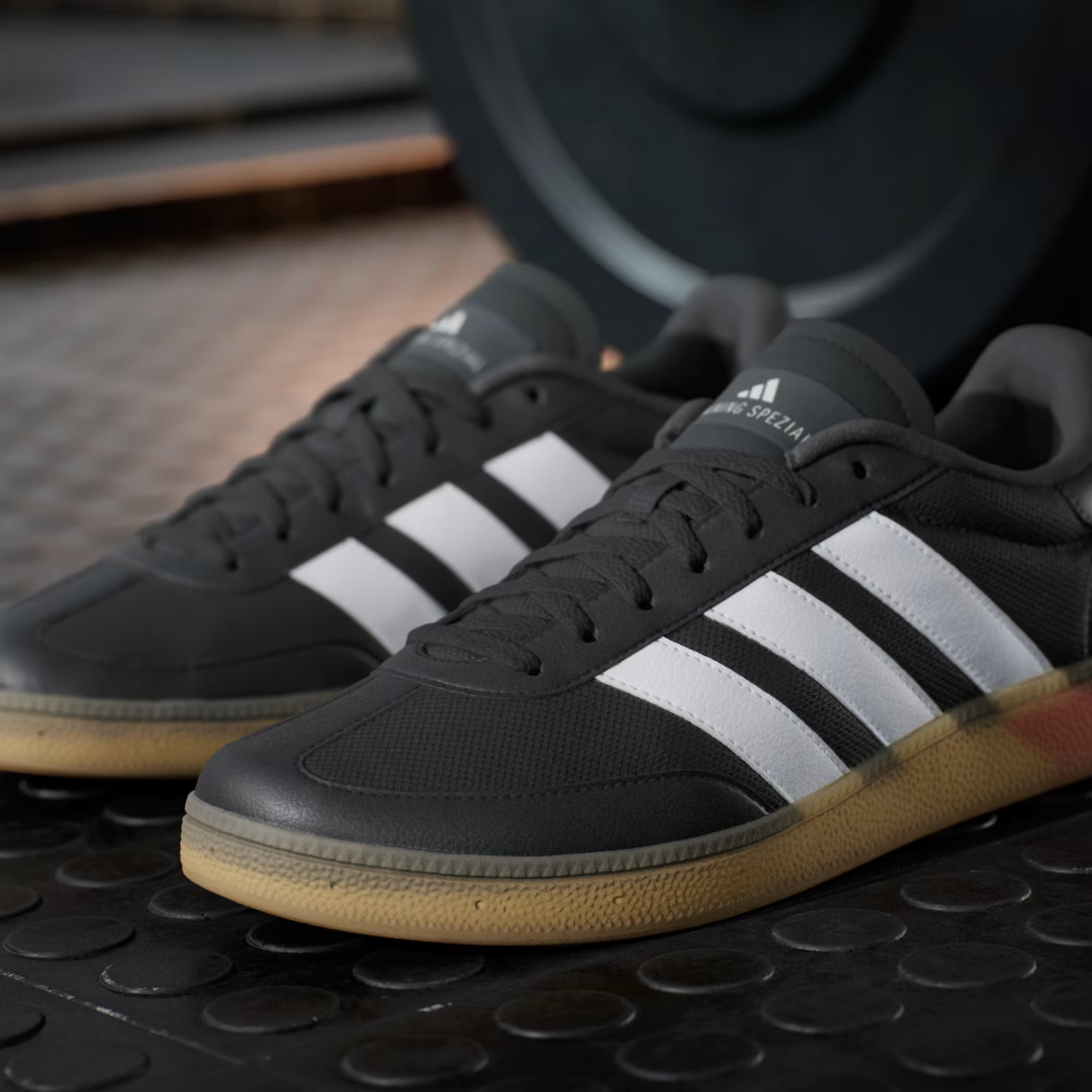 ADIDAS | Training Spezial Core Black/Chalk White/Lucid Red