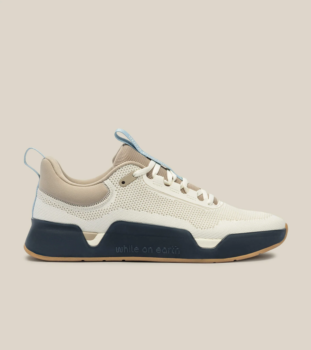 WHILE ON EARTH | Move Trainer Wheat/Midnight