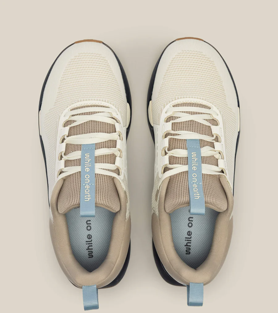 WHILE ON EARTH | Move Trainer Wheat/Midnight