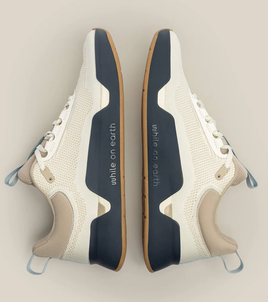 WHILE ON EARTH | Move Trainer Wheat/Midnight