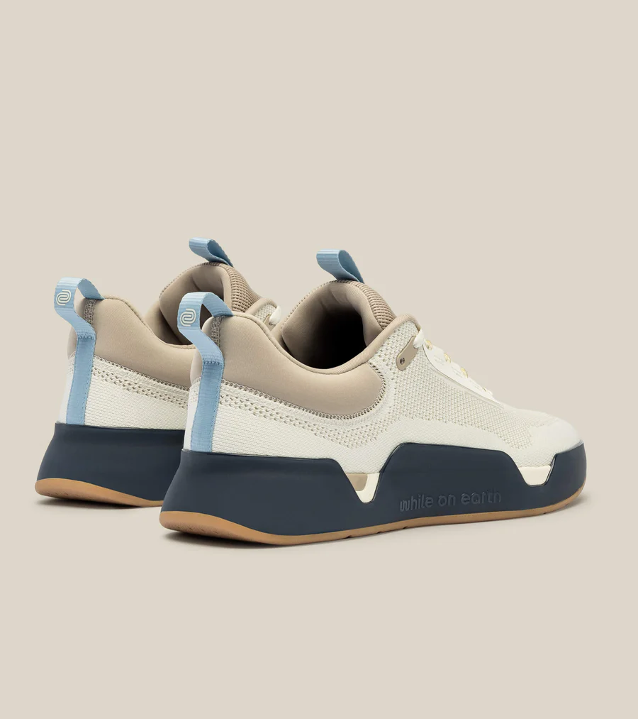 WHILE ON EARTH | Move Trainer Wheat/Midnight