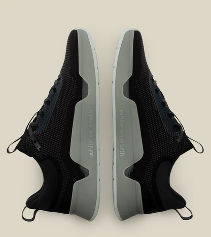 WHILE ON EARTH | Move Trainer Black/Moon