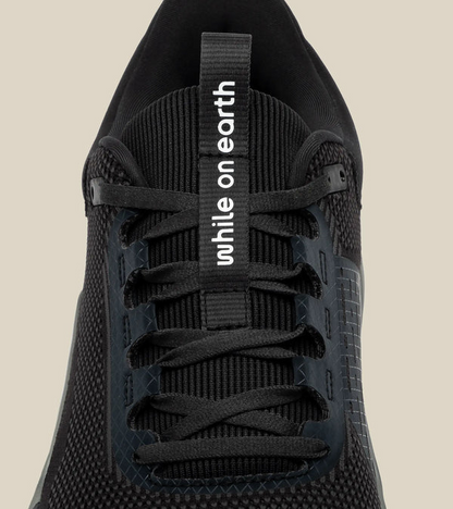 WHILE ON EARTH | Move Trainer Black/Moon