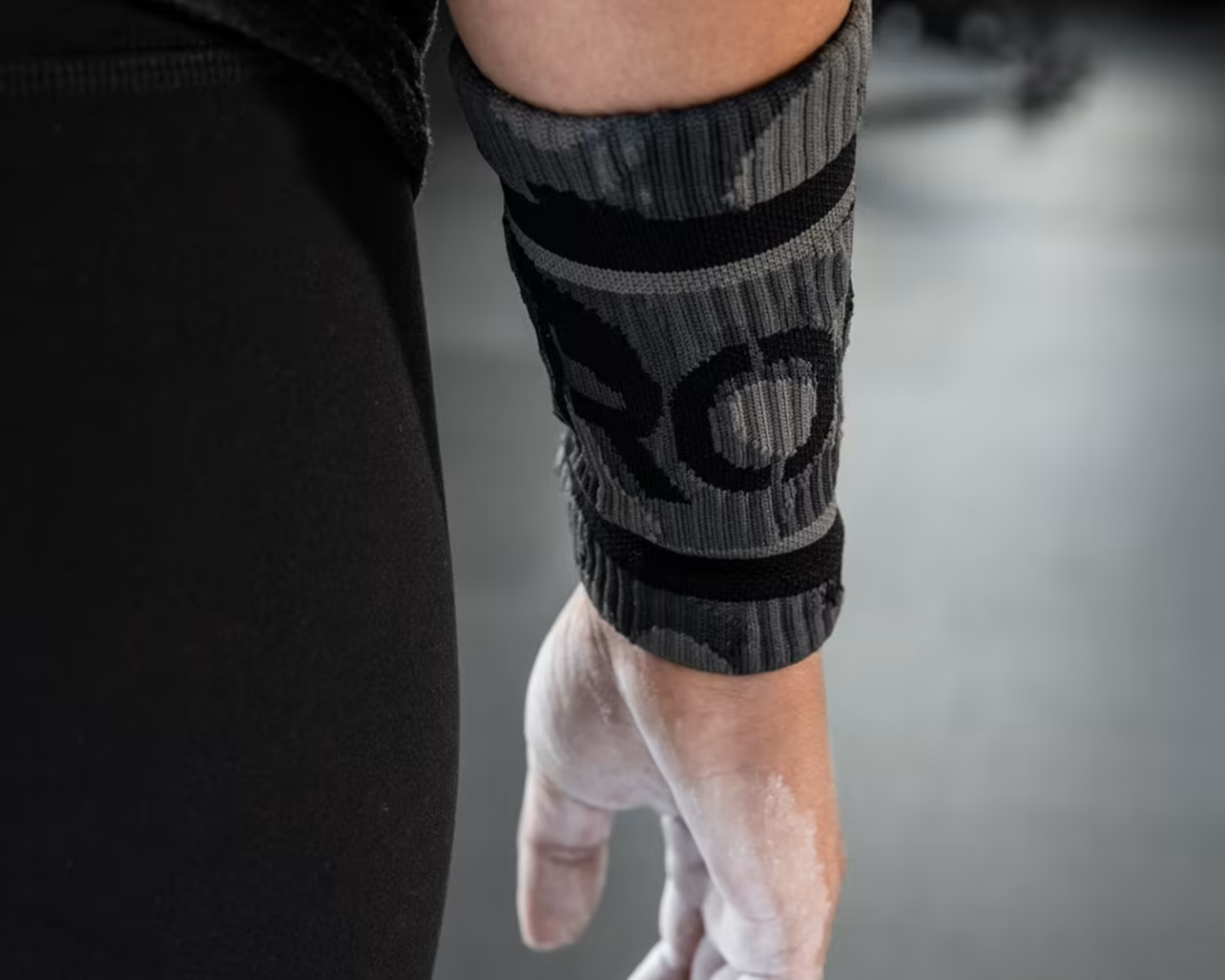 ROGUE | Muñequeras Black Camo